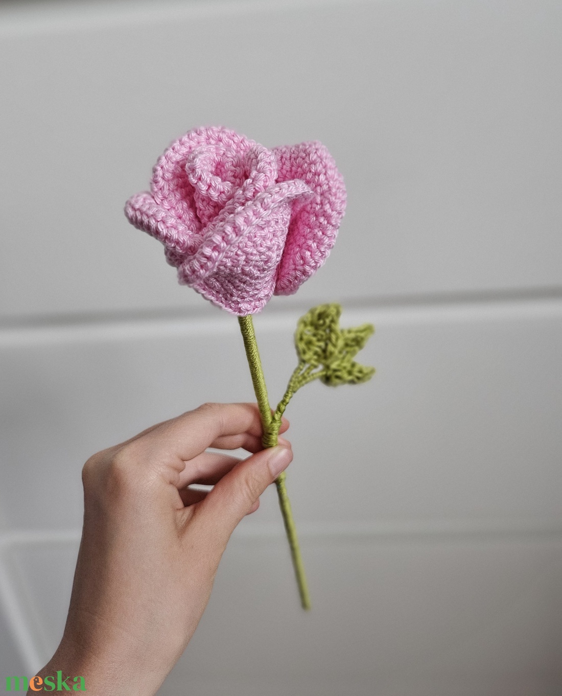 Horgolt rózsa - otthon & életmód - virágdekoráció - virágdíszek - asztali virágdísz - Meska.hu