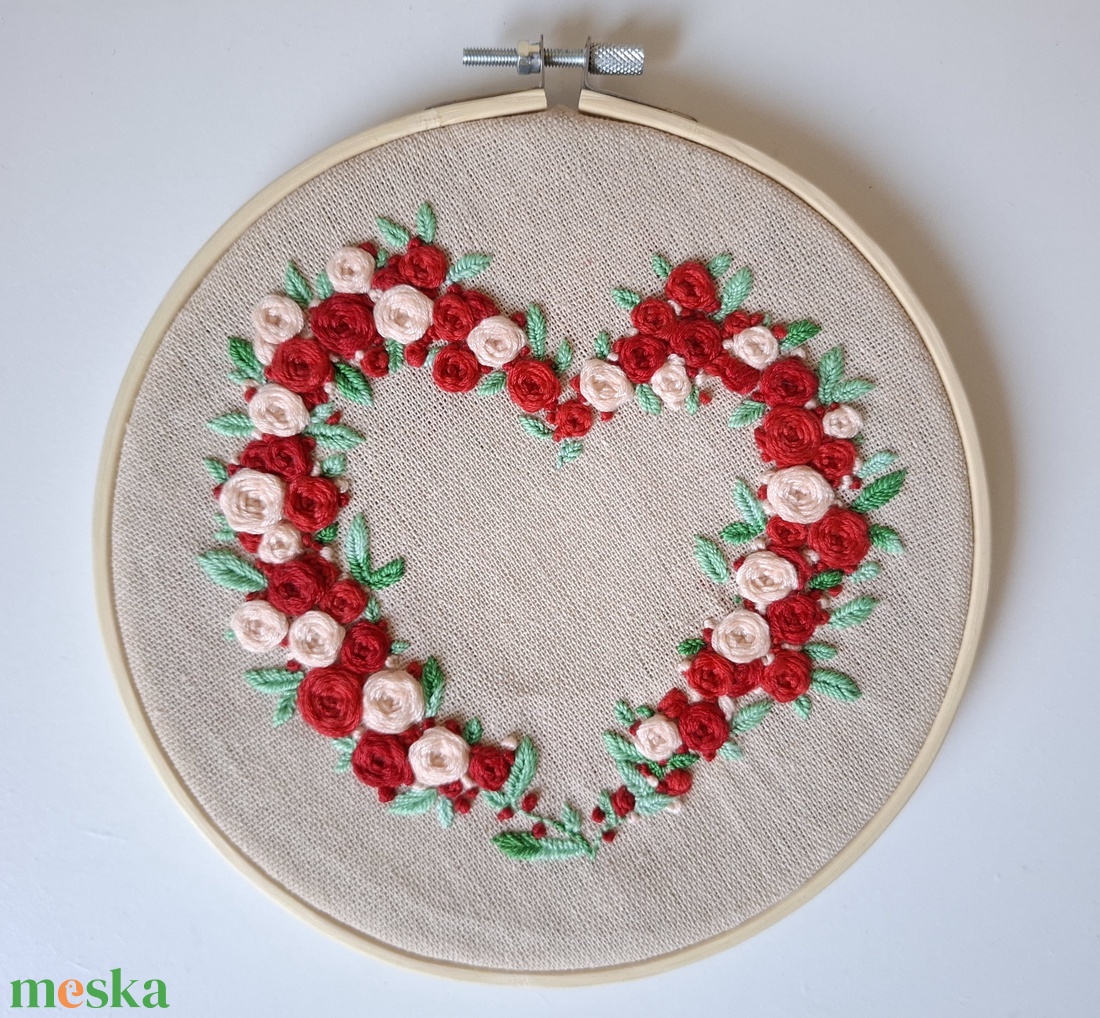 Hímzett kép - Virágba font szeretet - művészet - textilkép - egyéb - Meska.hu