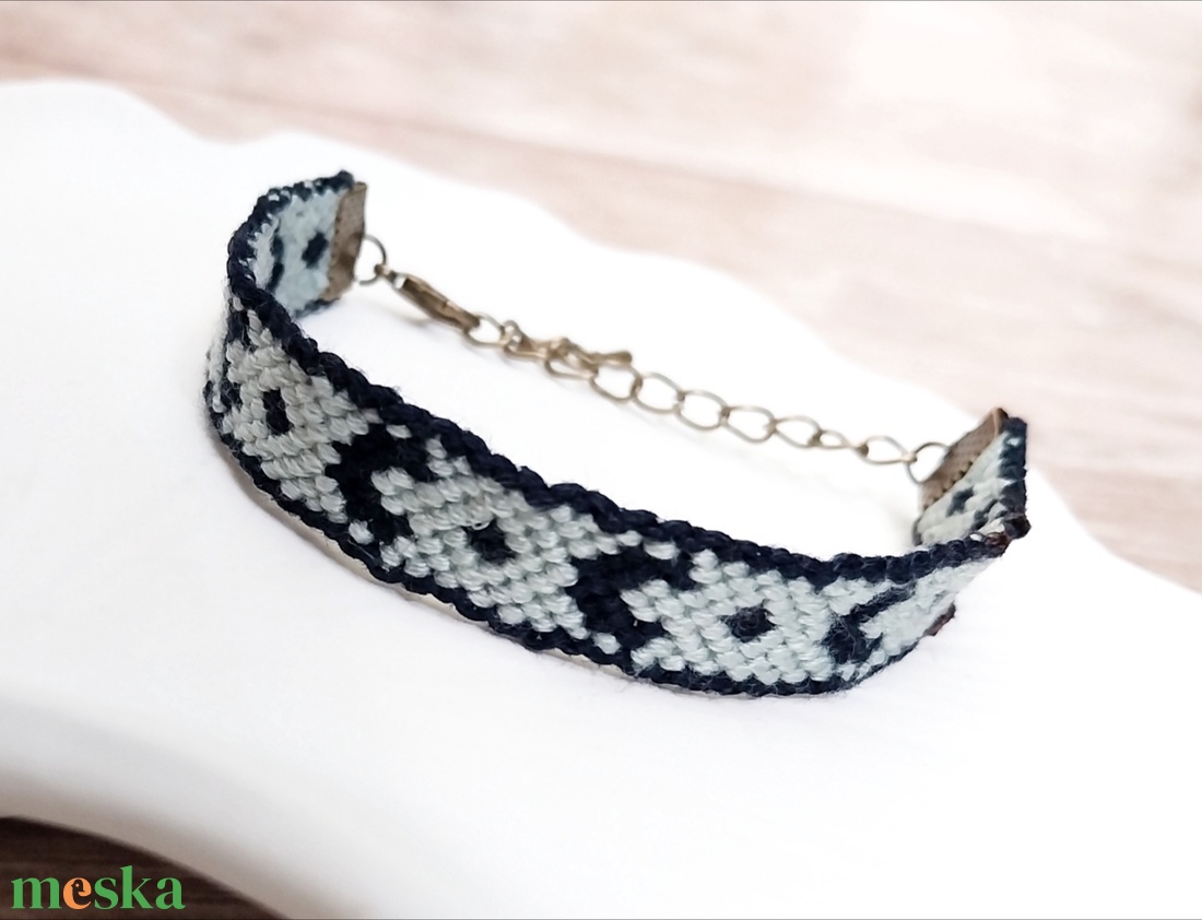Hold karkötő - ékszer - karkötő - fonott karkötő - Meska.hu