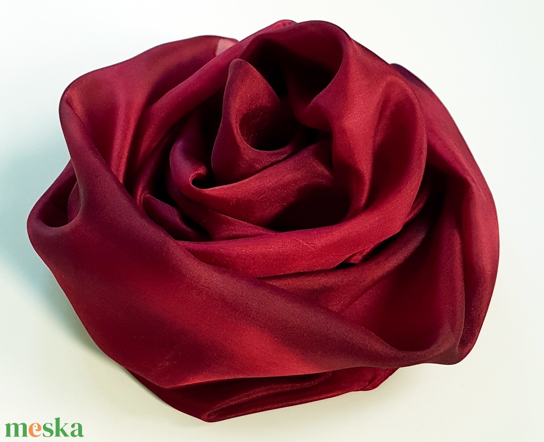 Kézzel festett SELYEMSÁL, elegáns, a bordó árnyalatai - ruha & divat - sál, sapka, kendő - sál - Meska.hu Kézzel festett SELYEMSÁL, elegáns, a bordó árnyalatai - ruha & divat - sál, sapka, kendő - sál - Meska.hu
