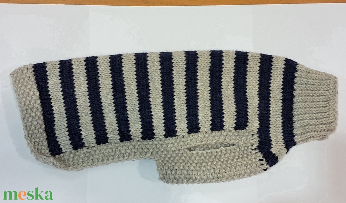 Divatos gyapjú pulcsik kutyáknak - otthon & életmód - kisállatoknak - más házikedvenceknek - Meska.hu