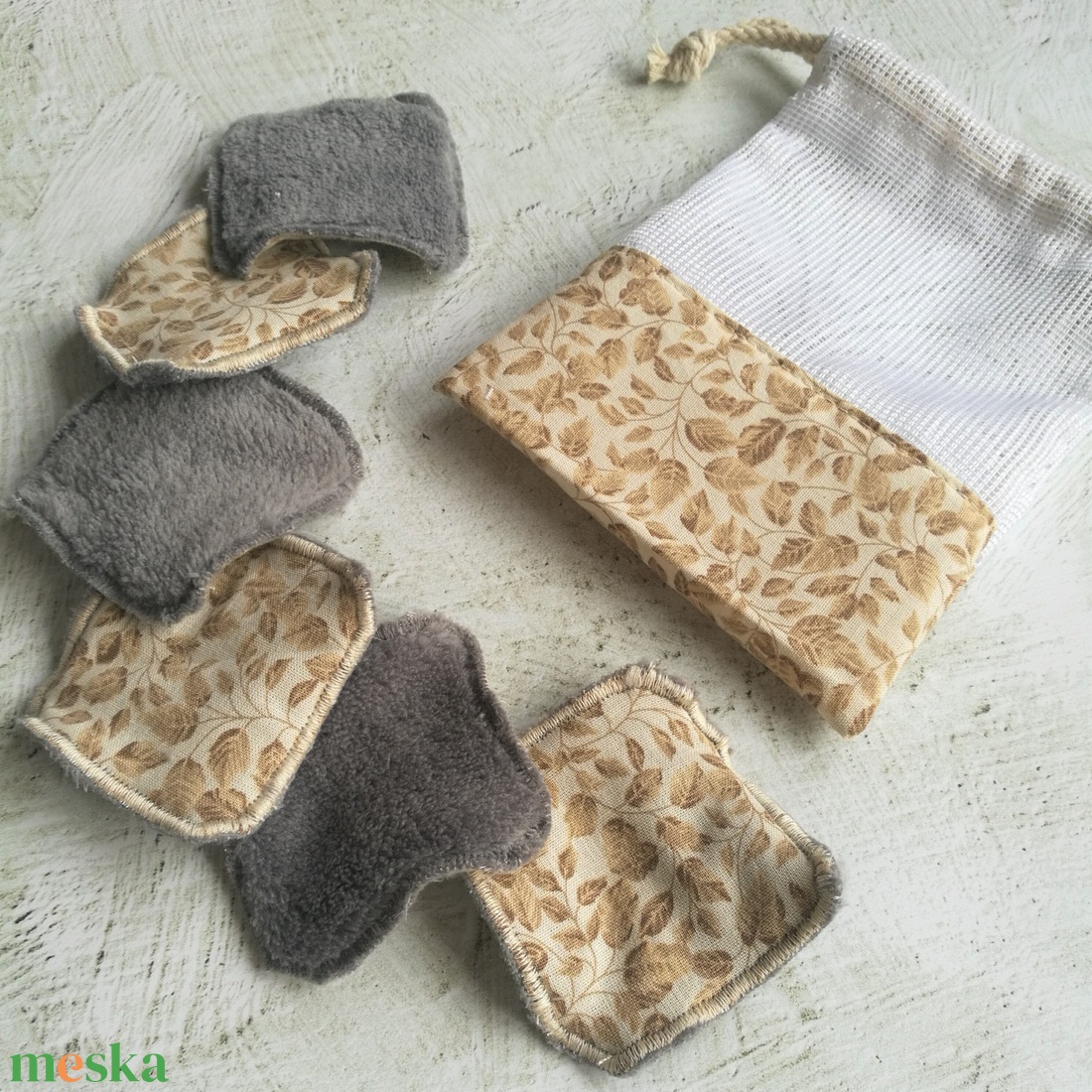 Beige - barna leveles sminklemosó párnácskák + szütyő szett - szépségápolás - arcápolás - arctisztító korong - Meska.hu