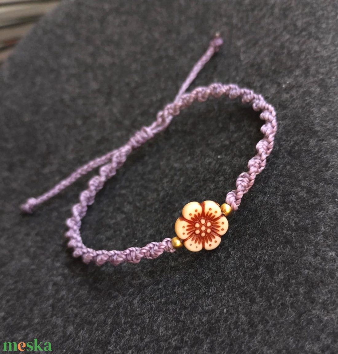GYÖNGYÖM, GYÖNGYVIRÁGOM makramé karkötő  - ékszer - karkötő - fonott karkötő - Meska.hu