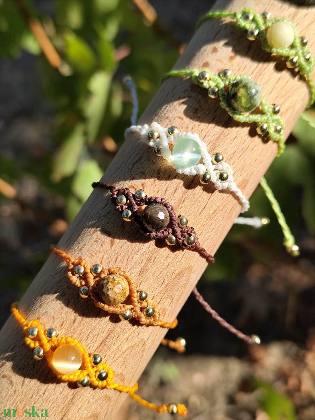 Ásványgyöngyös makramé karkötő - 1 db - ékszer - karkötő - ásványkarkötő - Meska.hu