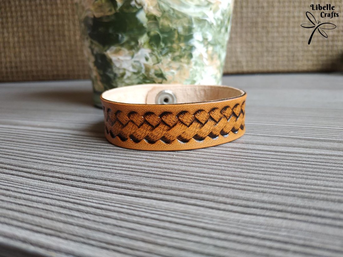 Fonott mintás karpánt - ékszer - karkötő - Meska.hu