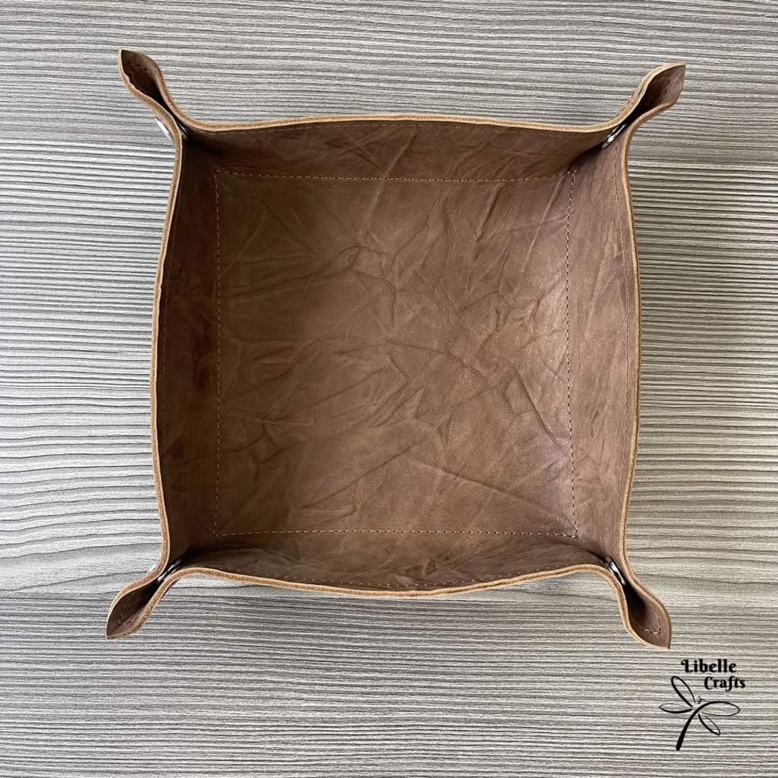 Színes bőr tálca - gyűrt barna -  - Meska.hu