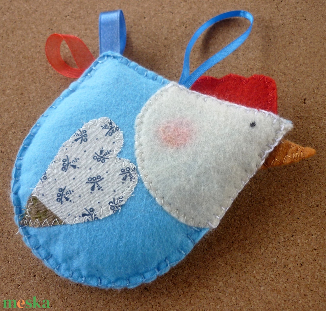 Tyúkanyó barkácsfilcből (világoskék) - otthon & életmód - dekoráció - fali és függő dekoráció - függődísz - Meska.hu