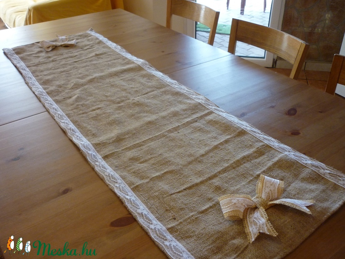 Masnis futó zsákvászon-csipke dohányzó asztalra -  - Meska.hu