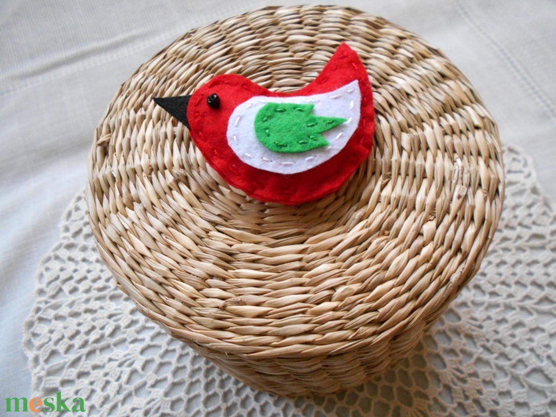 Kokárda kicsit másképp (madárka) - ékszer - kitűző és bross - Meska.hu