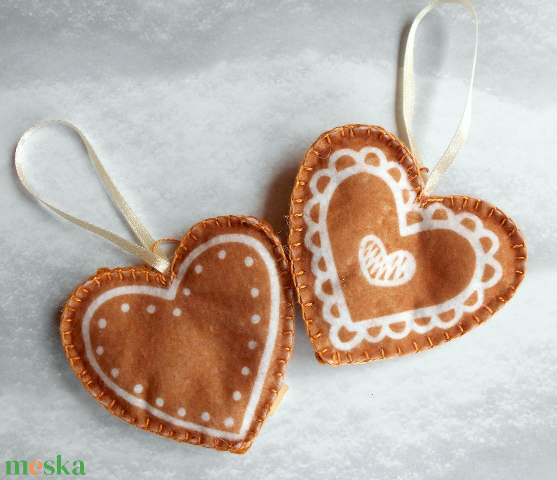 2 db-os mézeskalács filc karácsonyfadísz - karácsony - karácsonyi lakásdekoráció - karácsonyfadíszek - Meska.hu 2 db-os mézeskalács filc karácsonyfadísz - karácsony - karácsonyi lakásdekoráció - karácsonyfadíszek - Meska.hu