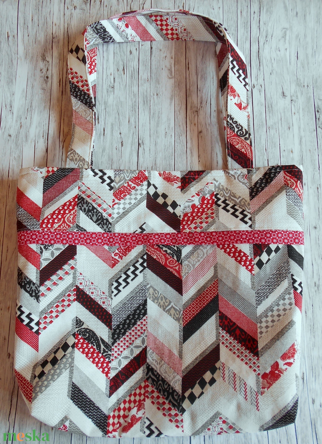 Piros-fekete-szürke-fehér halszálka-patchwork mintás  válltáska - táska & tok - kézitáska & válltáska - válltáska - Meska.hu