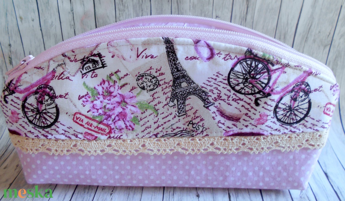 Rózsaszín párizsos neszesszer/tolltartó pamutcsipkével  - táska & tok - neszesszer - Meska.hu
