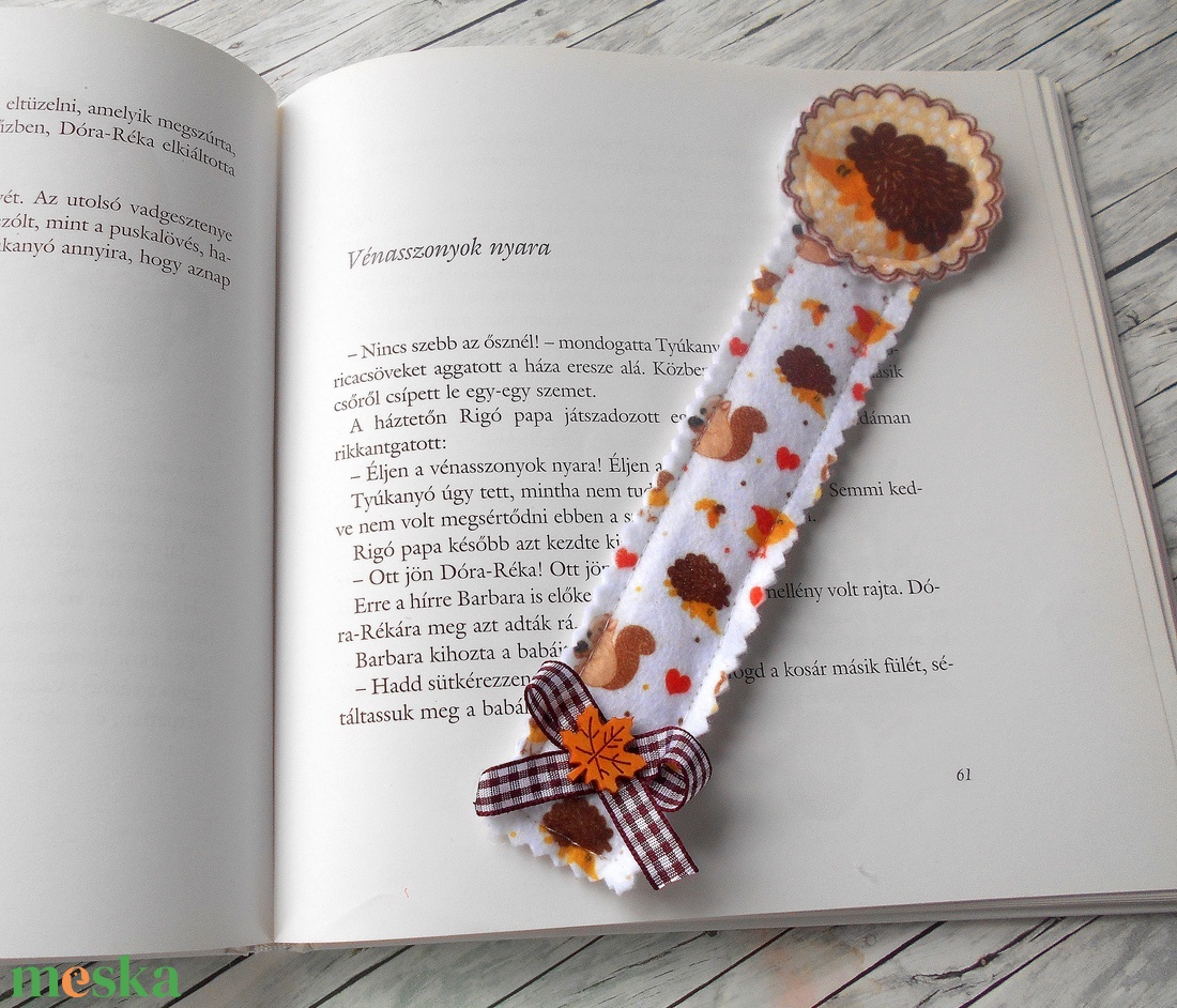 Apró állatfigurás sünis könyvjelző  - könyv & zene - könyvjelző - Meska.hu