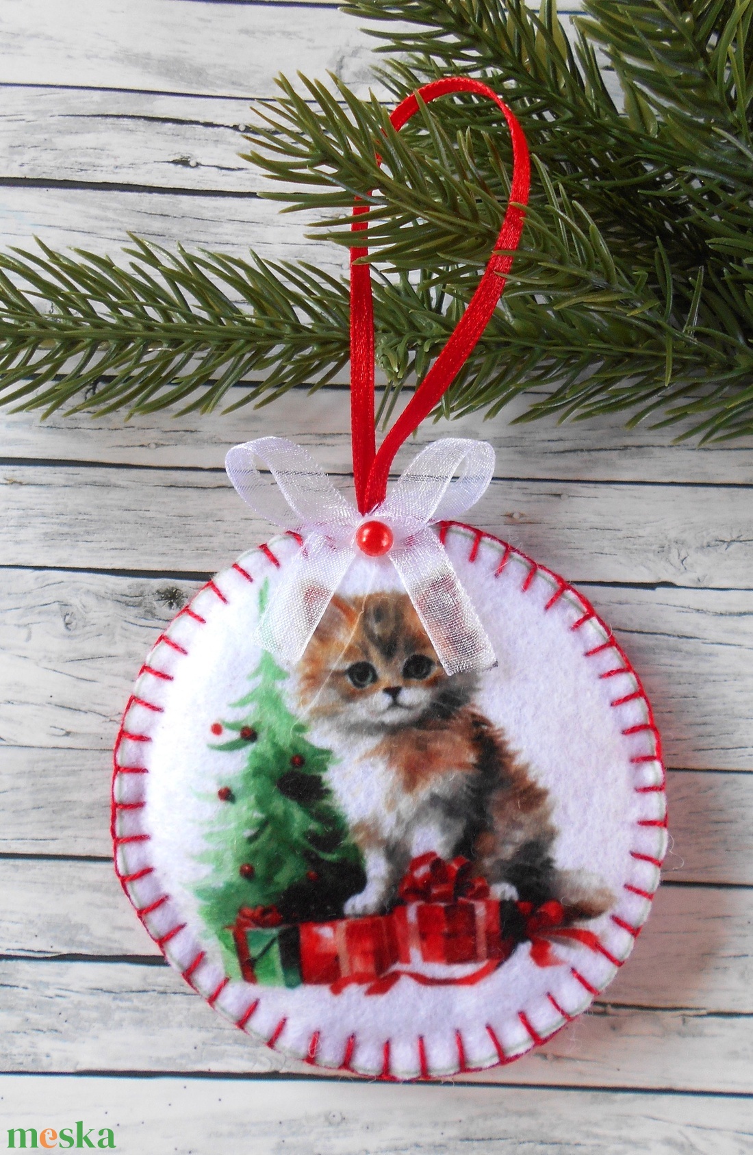 Cica-karácsony: kör alakú karácsonyfa dísz 1. - karácsony - karácsonyi lakásdekoráció - karácsonyfadíszek - Meska.hu