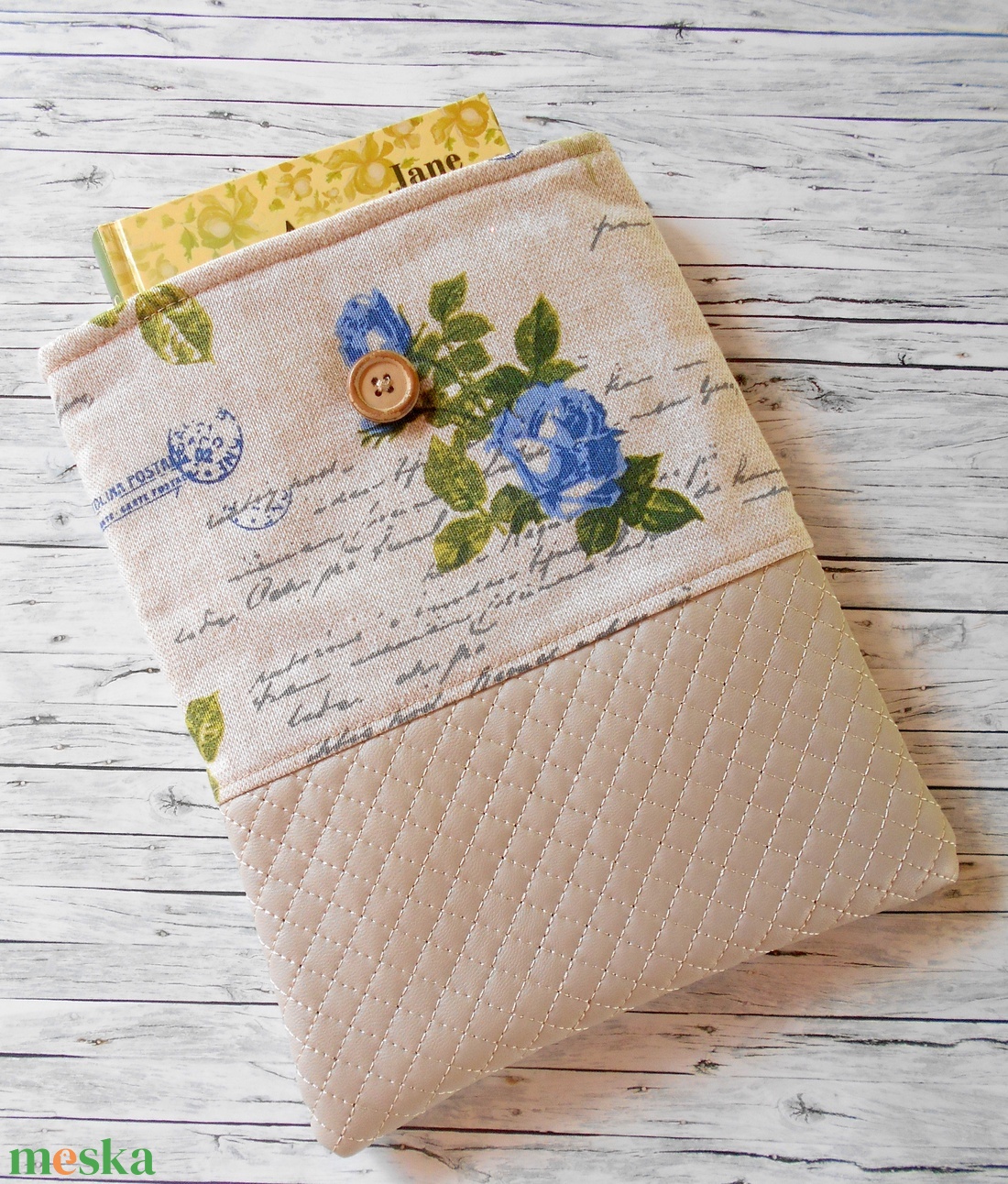 Beige alapon kék rózsa mintás vintage stílusú könyvtok  - könyv & zene - könyvtok - Meska.hu