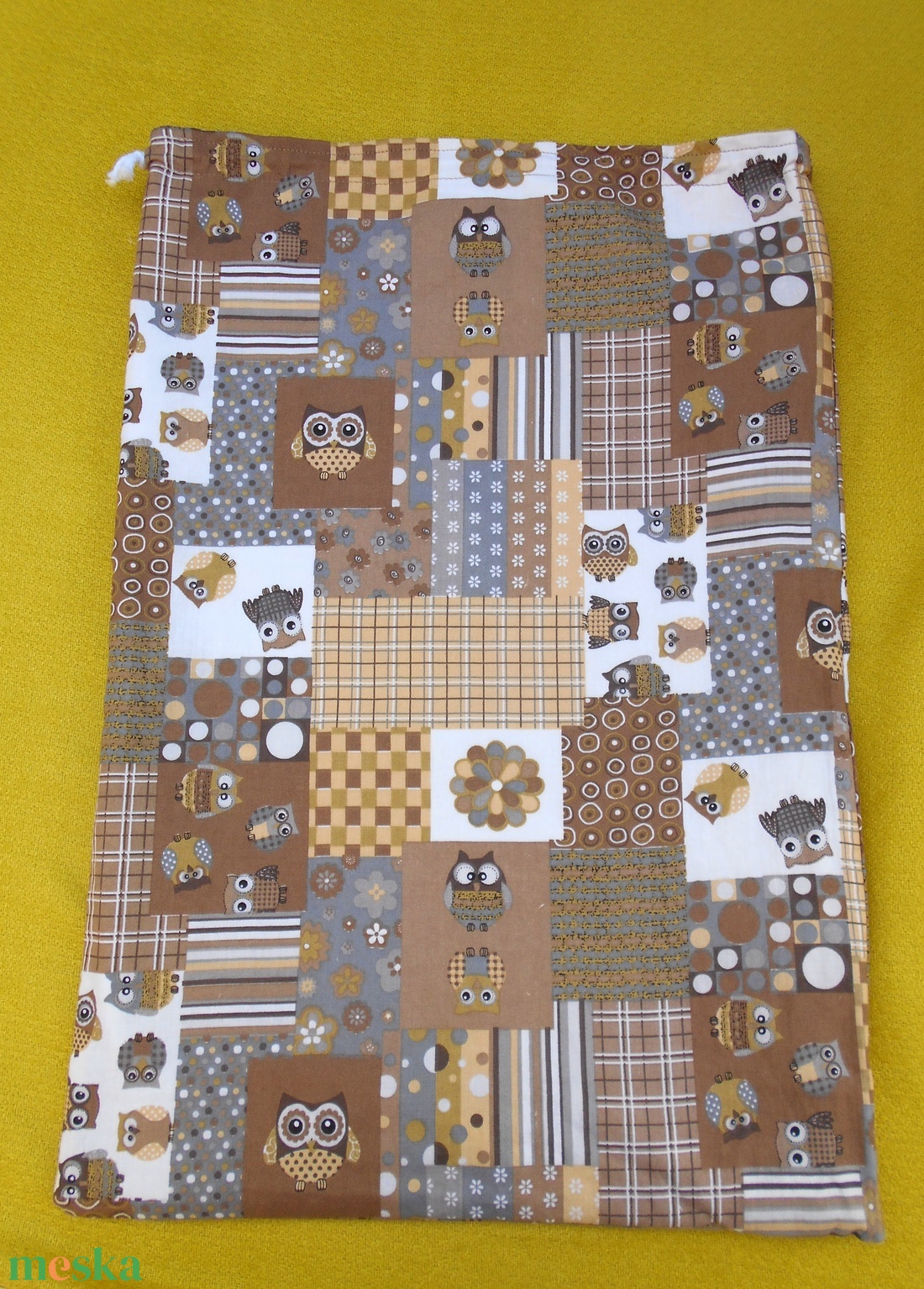 Barna bagoly mintás patchwork hatású kenyeres zsák - otthon & életmód - konyhafelszerelés, tálalás - konyhai tárolás - kenyértartó - Meska.hu Barna bagoly mintás patchwork hatású kenyeres zsák - otthon & életmód - konyhafelszerelés, tálalás - konyhai tárolás - kenyértartó - Meska.hu