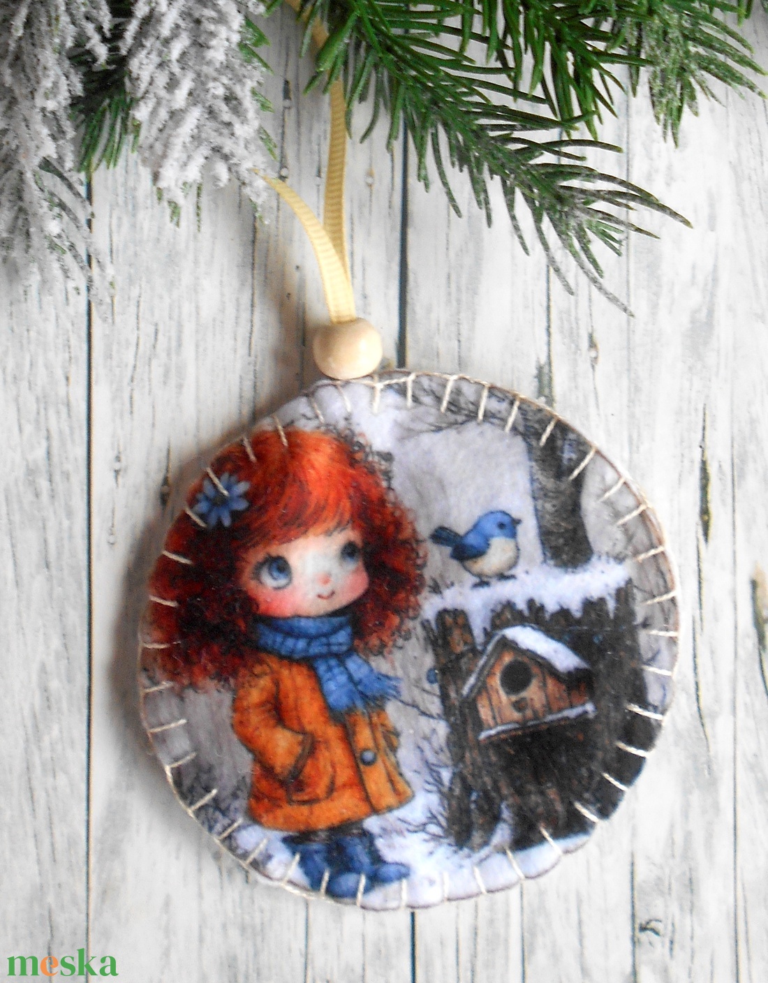 Kislány madárkával 4.kör alakú karácsonyfadísz  - karácsony - karácsonyi lakásdekoráció - karácsonyfadíszek - Meska.hu