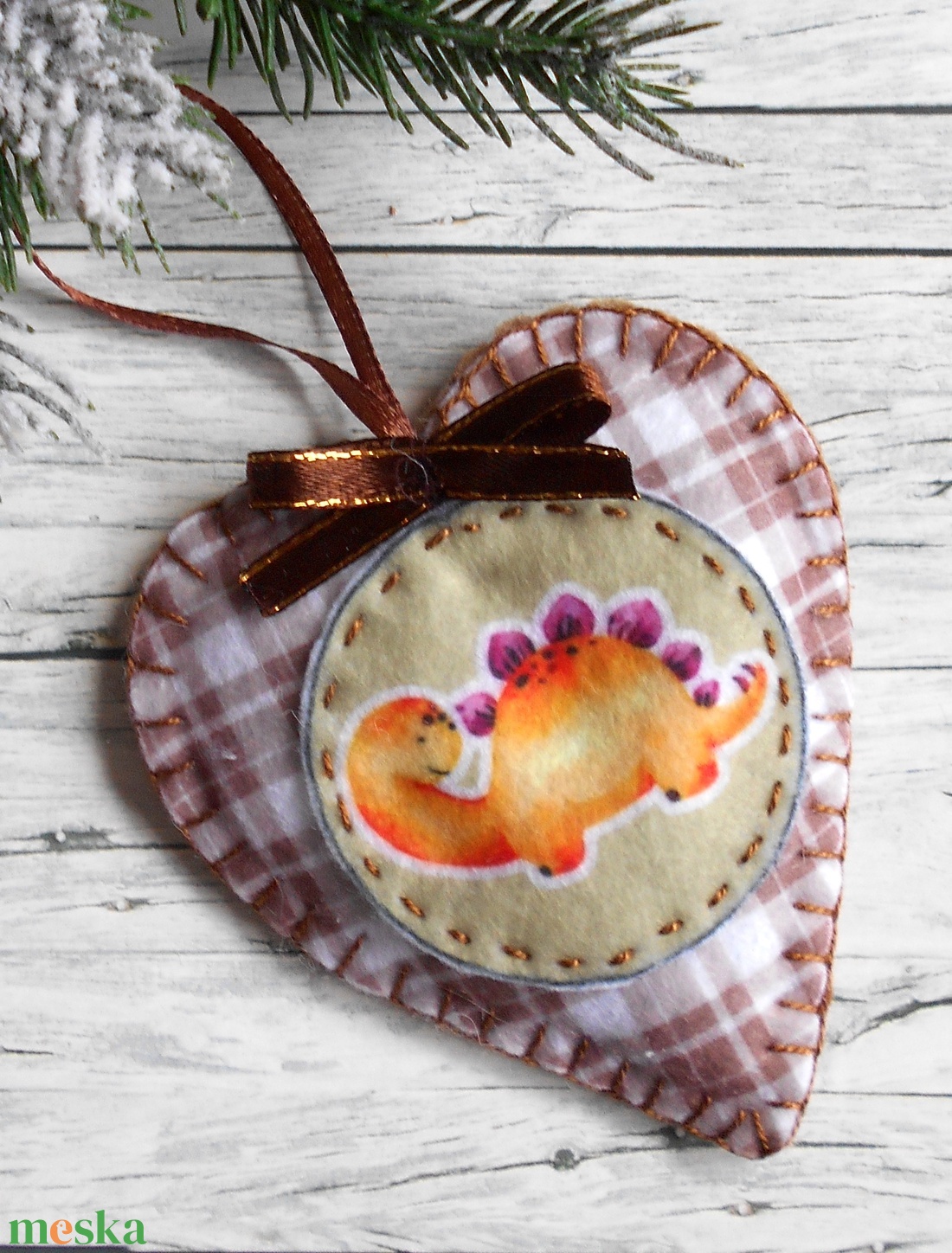 Dínókarácsony 4. kockás szív alakú karácsonyfadísz  - karácsony - karácsonyi lakásdekoráció - karácsonyfadíszek - Meska.hu