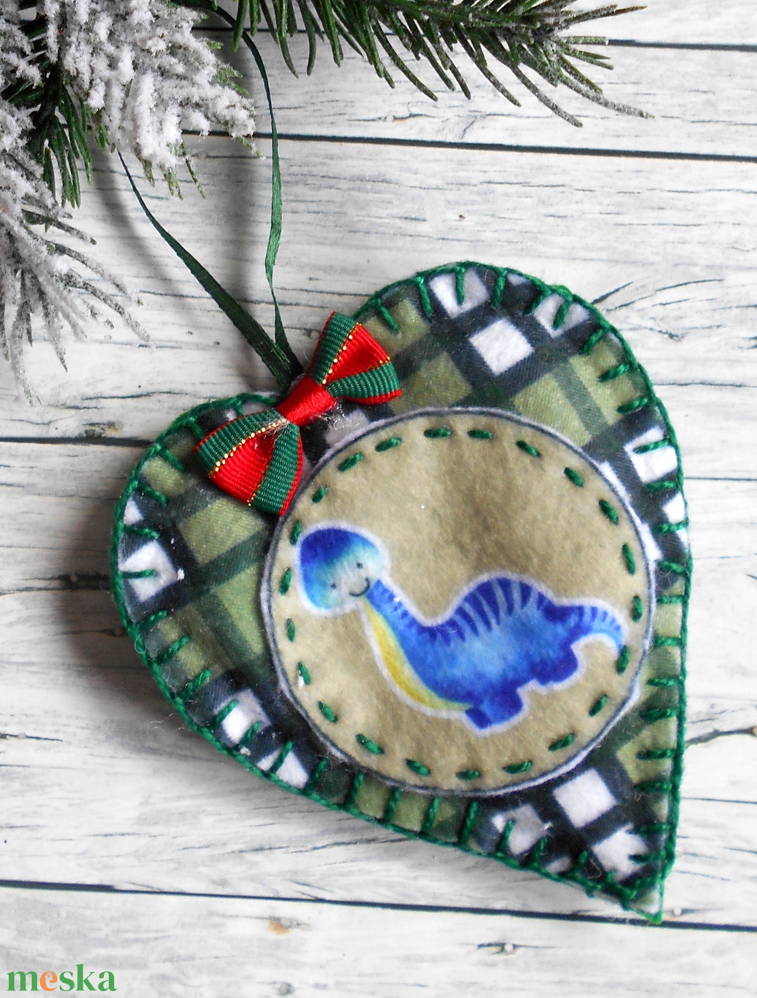 Dínókarácsony 7. kockás szív alakú karácsonyfadísz  - karácsony - karácsonyi lakásdekoráció - karácsonyfadíszek - Meska.hu