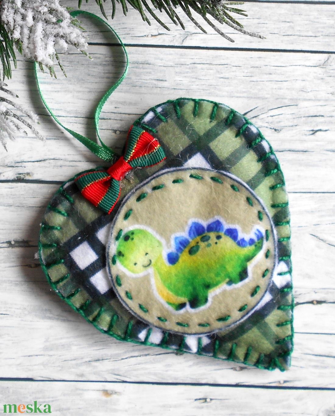 Dínókarácsony 8. kockás szív alakú karácsonyfadísz  - karácsony - karácsonyi lakásdekoráció - karácsonyfadíszek - Meska.hu