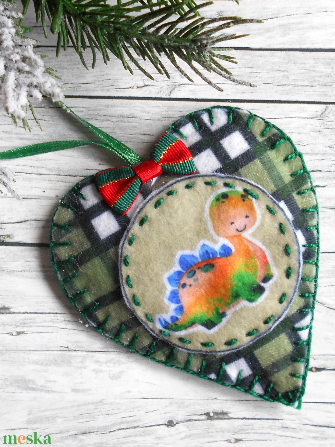 Dínókarácsony 9. kockás szív alakú karácsonyfadísz  - karácsony - karácsonyi lakásdekoráció - karácsonyfadíszek - Meska.hu