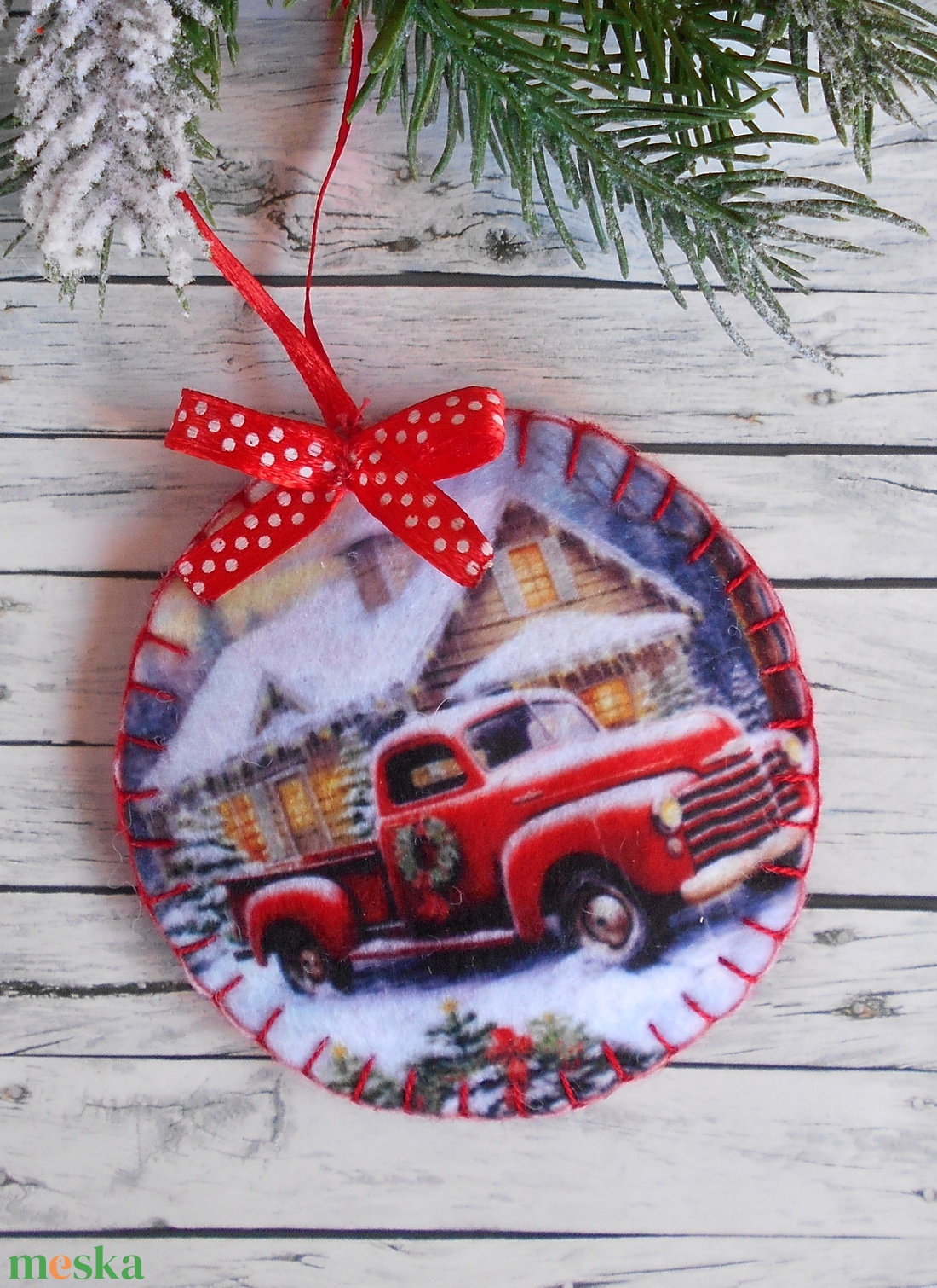 Teherautós kör alakú karácsonyfadísz 3. - karácsony - karácsonyi lakásdekoráció - karácsonyfadíszek - Meska.hu