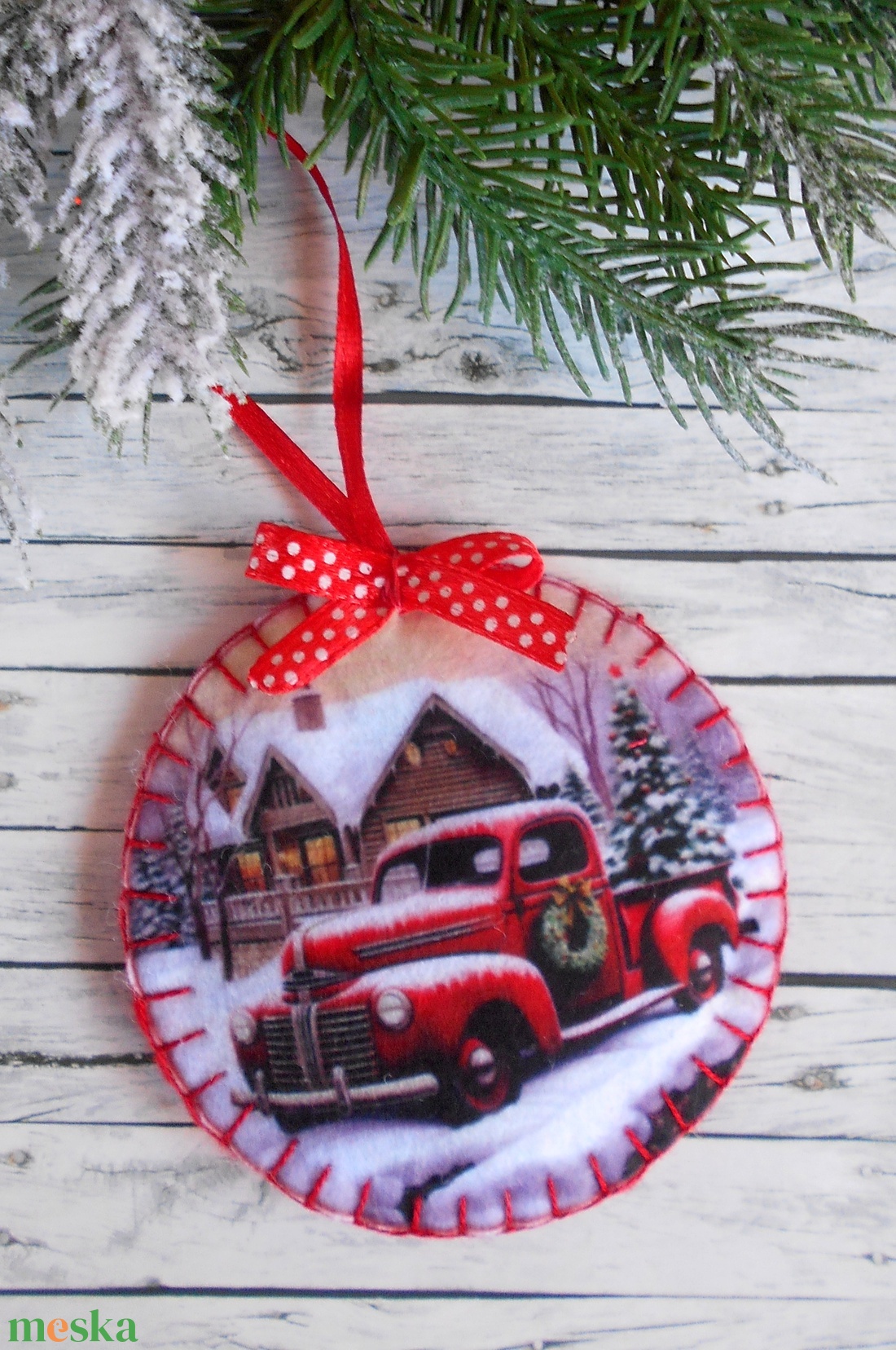 Teherautós kör alakú karácsonyfadísz 4. - karácsony - karácsonyi lakásdekoráció - karácsonyfadíszek - Meska.hu