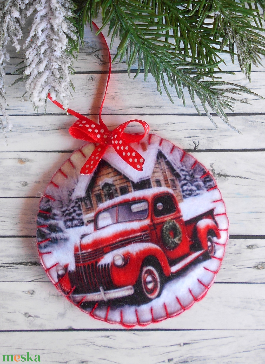 Teherautós kör alakú karácsonyfadísz 12. - karácsony - karácsonyi lakásdekoráció - karácsonyfadíszek - Meska.hu
