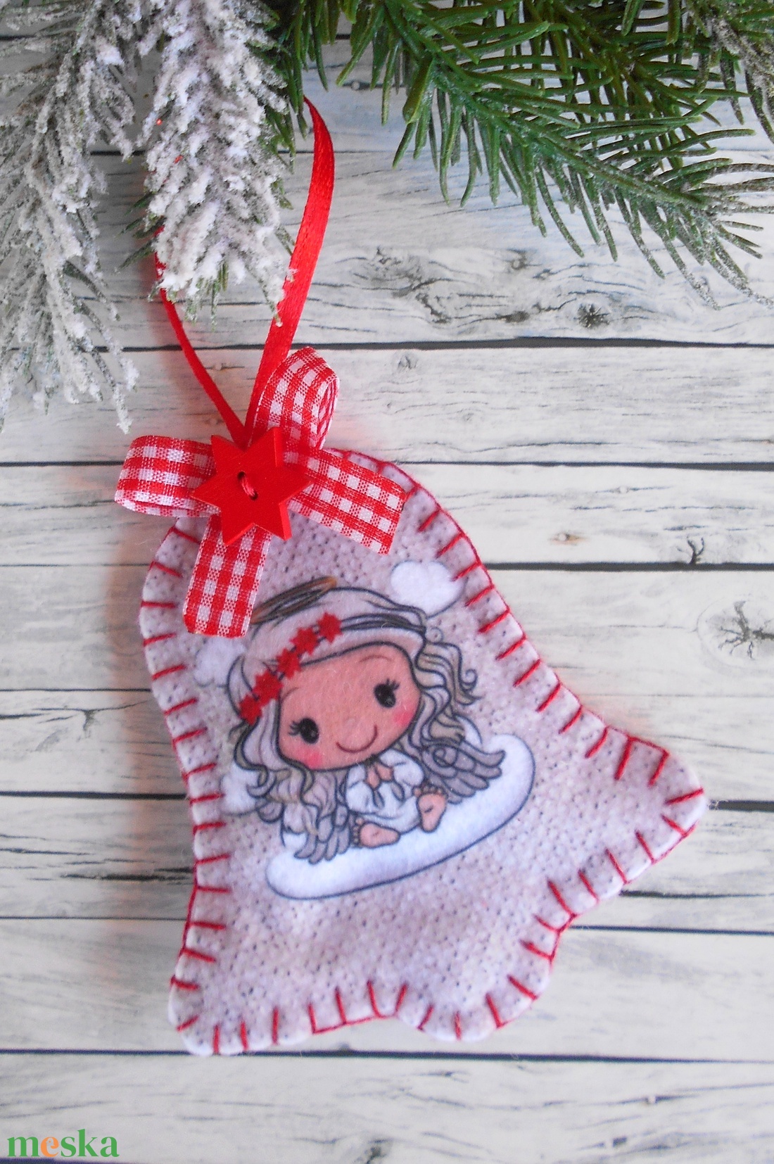 Cuki angyalkás harang alakú barkácsfilc dísz - karácsony - karácsonyi lakásdekoráció - karácsonyfadíszek - Meska.hu