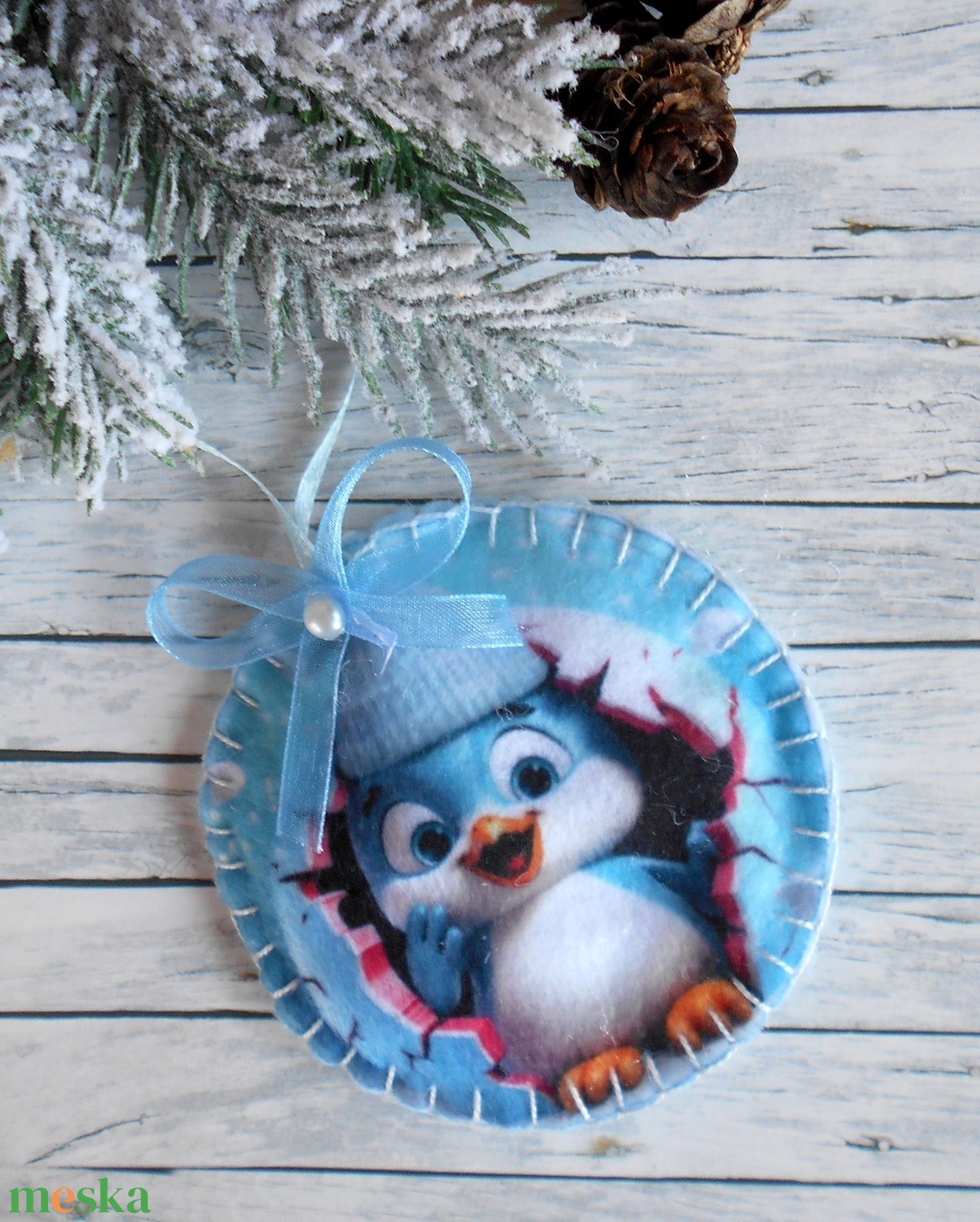 3D hatású  8 cm átmérőjű, kör alakú karácsonyfa dísz (cuki kék madárkás) - karácsony - karácsonyi lakásdekoráció - karácsonyfadíszek - Meska.hu