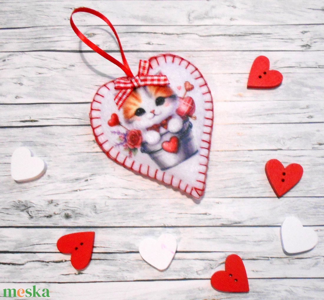 Cica 1: valentin napi, kölyökcicás szív  - otthon & életmód - dekoráció - fali és függő dekoráció - függődísz - Meska.hu