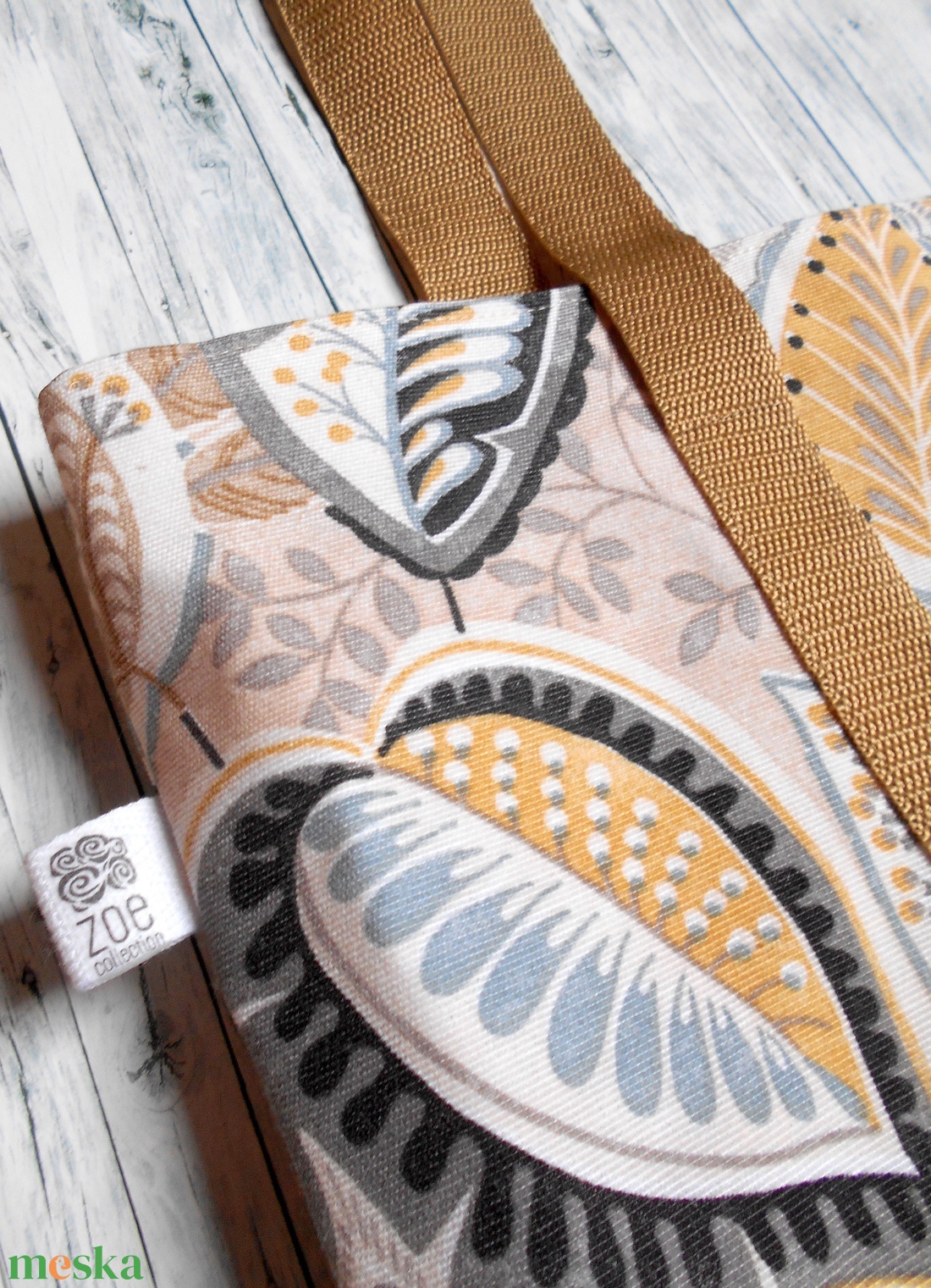 Nagyméretű beige steppelt és világoskék, okker, beige nagy levélmintás válltáska - táska & tok - kézitáska & válltáska - nagy pakolós táska - Meska.hu