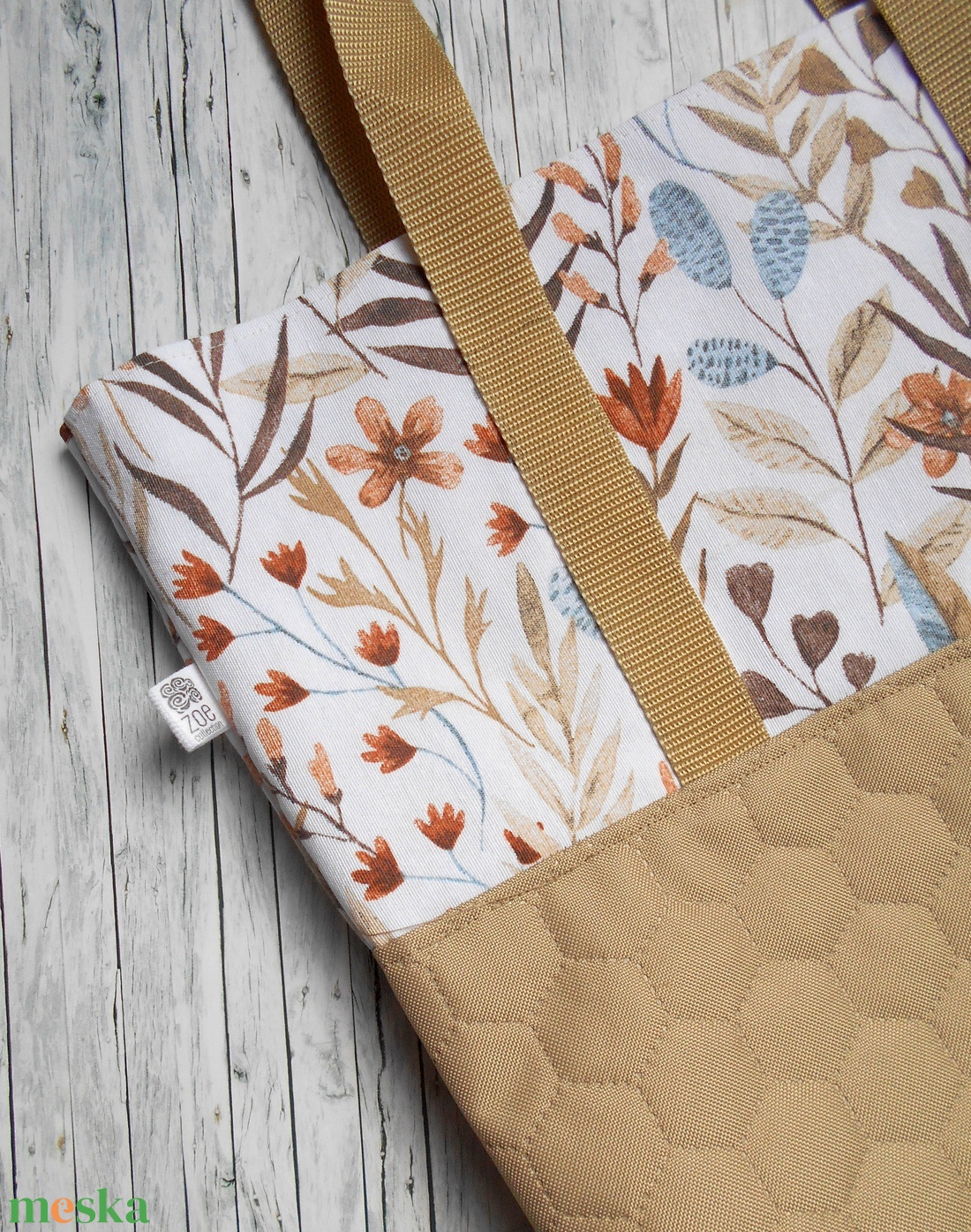 Nagyméretű beige, natúr alapon kék-beige-terrakotta levél-virág mintás válltáska - táska & tok - kézitáska & válltáska - nagy pakolós táska - Meska.hu