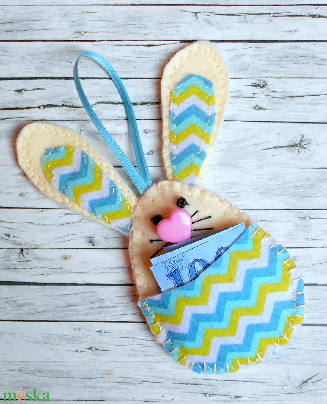 Zsebes nyuszi barkácsfilcből (türkizkék-lime zöld-fehér cikk-cakk mintás) - otthon & életmód - dekoráció - fali és függő dekoráció - függődísz - Meska.hu