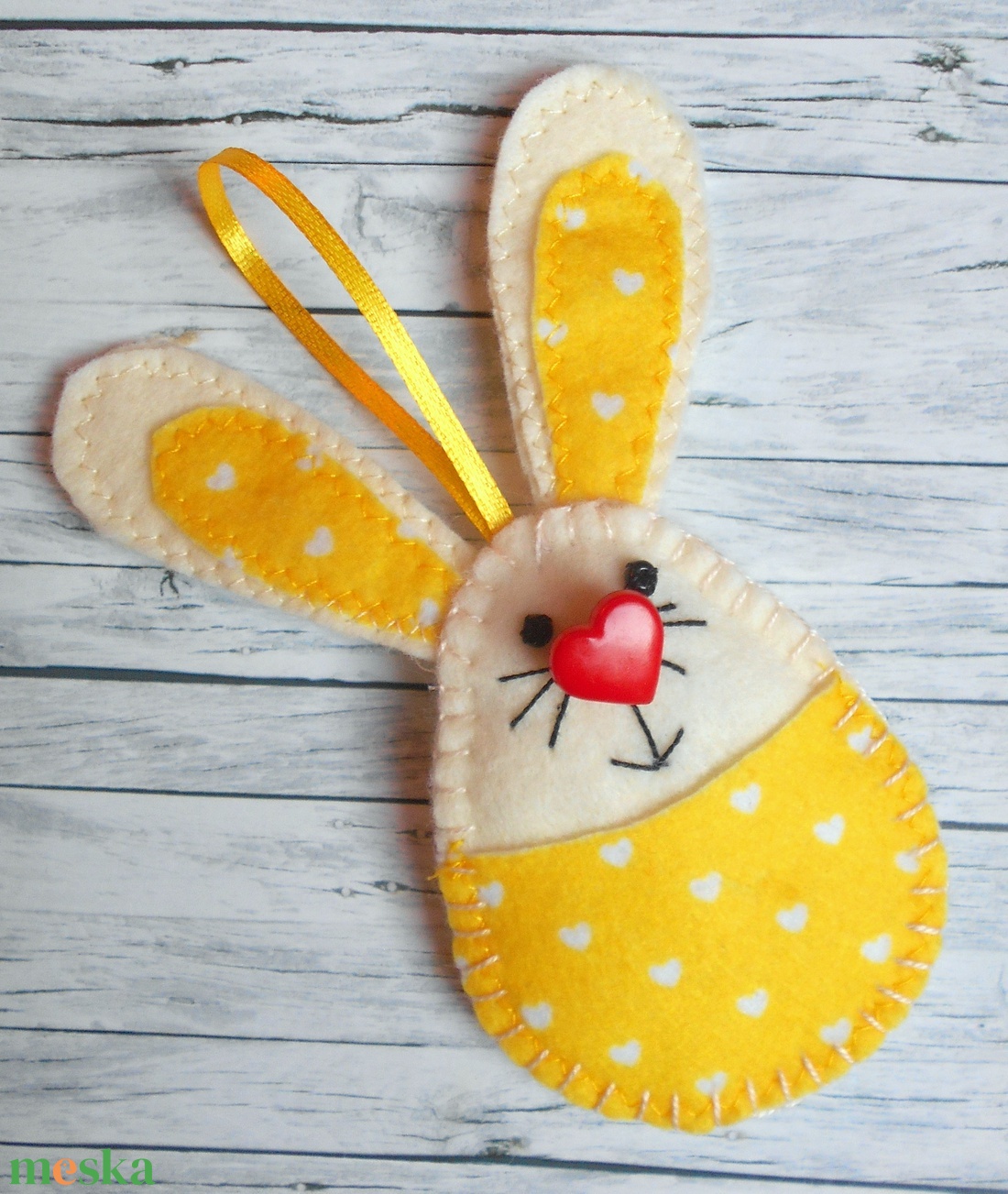 Zsebes nyuszi barkácsfilcből (sárga-fehér szívecske mintás) - otthon & életmód - dekoráció - fali és függő dekoráció - függődísz - Meska.hu