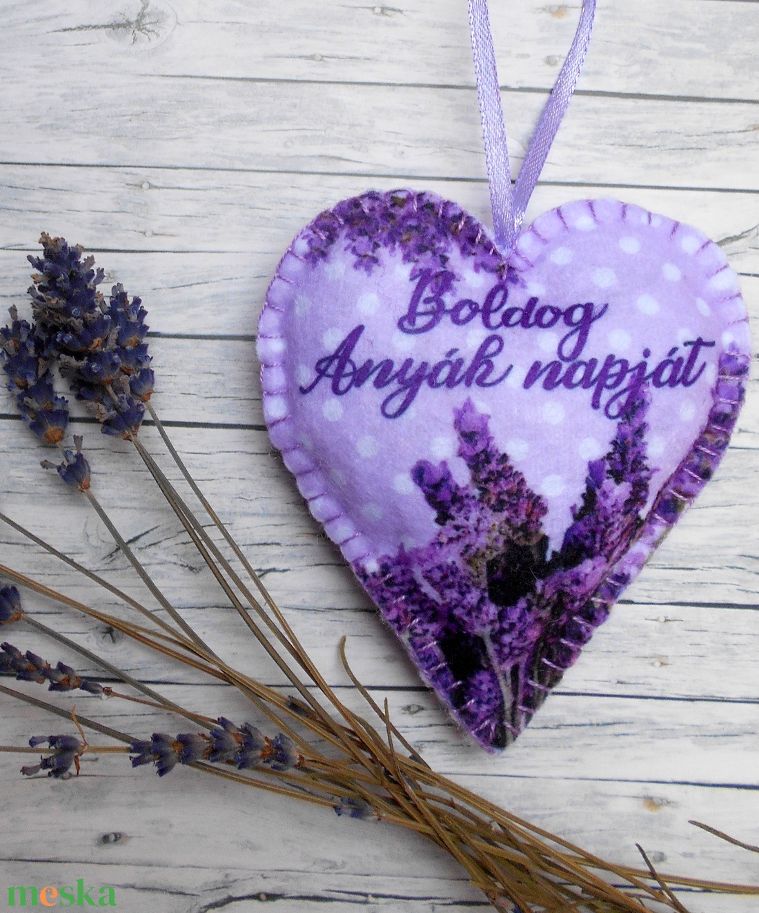 Anyák napi levendulával töltött szív dísz Boldog Anyák napját felirattal - otthon & életmód - dekoráció - fali és függő dekoráció - függődísz - Meska.hu