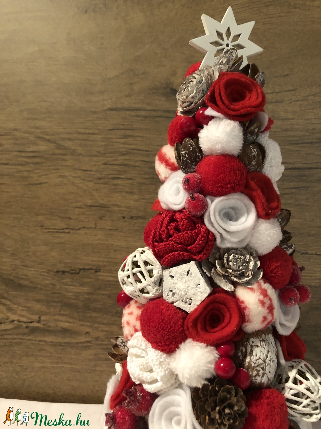 Dekoratív mini karácsonyfa piros-fehér - karácsony - karácsonyi lakásdekoráció - Meska.hu
