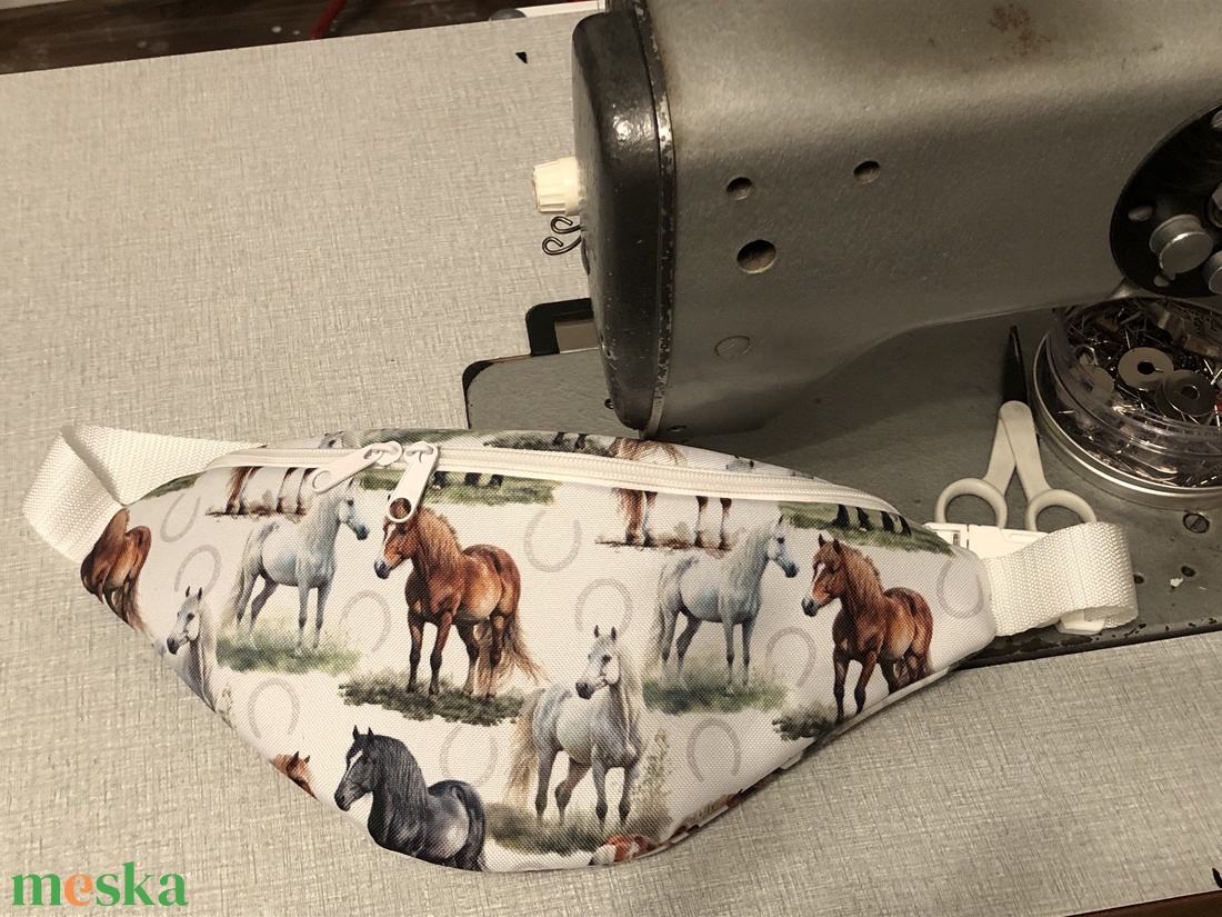 Lovas övtáska - táska & tok - övtáska - Meska.hu