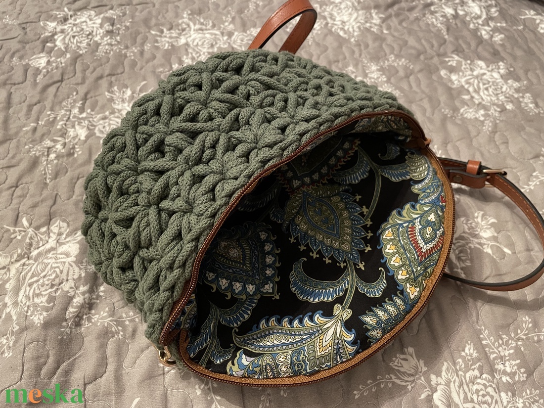 Oliva horgolt crossbody táska,övtáska - táska & tok - kézitáska & válltáska - válltáska - Meska.hu