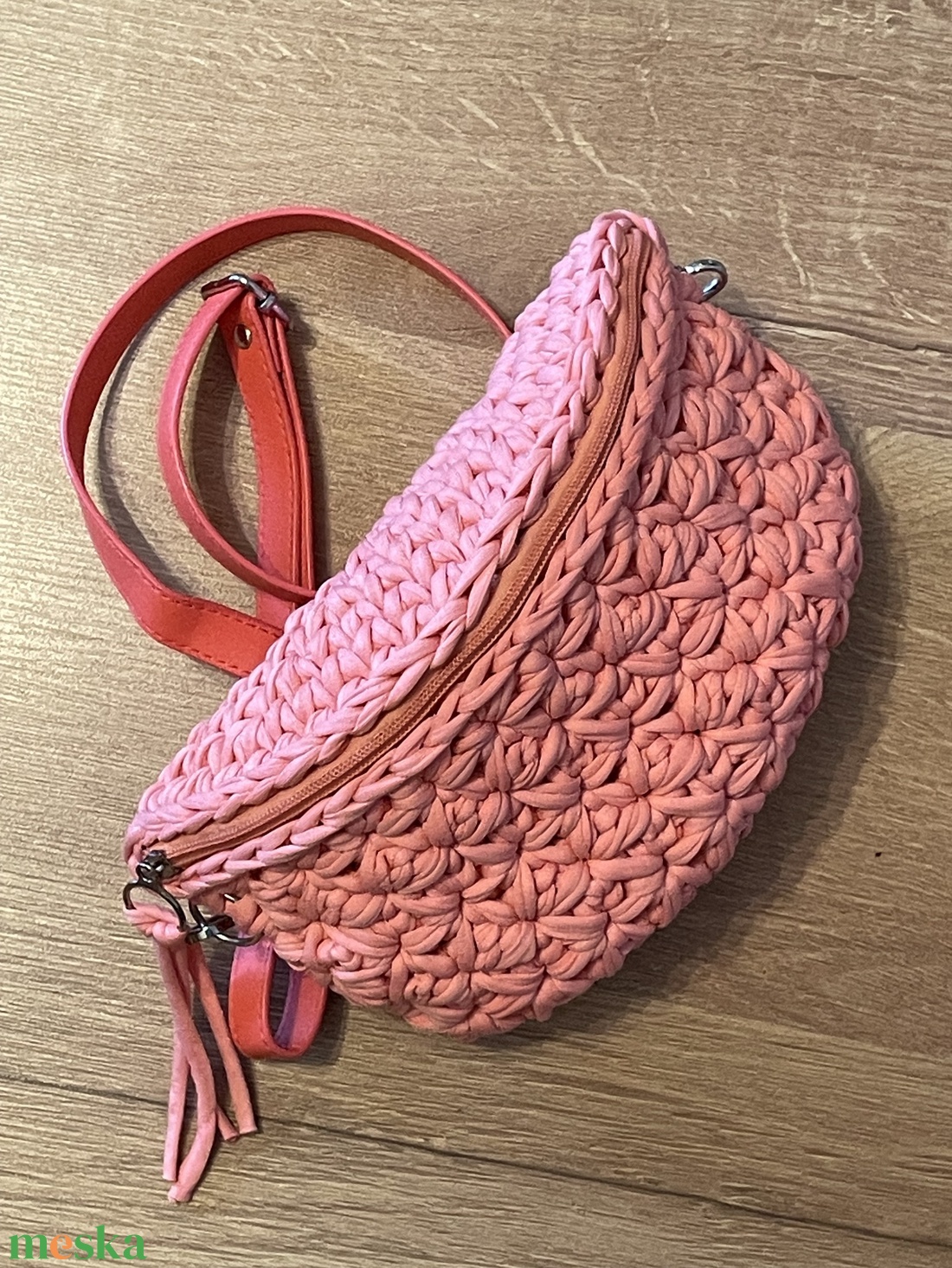 Korall színű horgolt crossbody övtáska - táska & tok - övtáska - Meska.hu Korall színű horgolt crossbody övtáska - táska & tok - övtáska - Meska.hu
