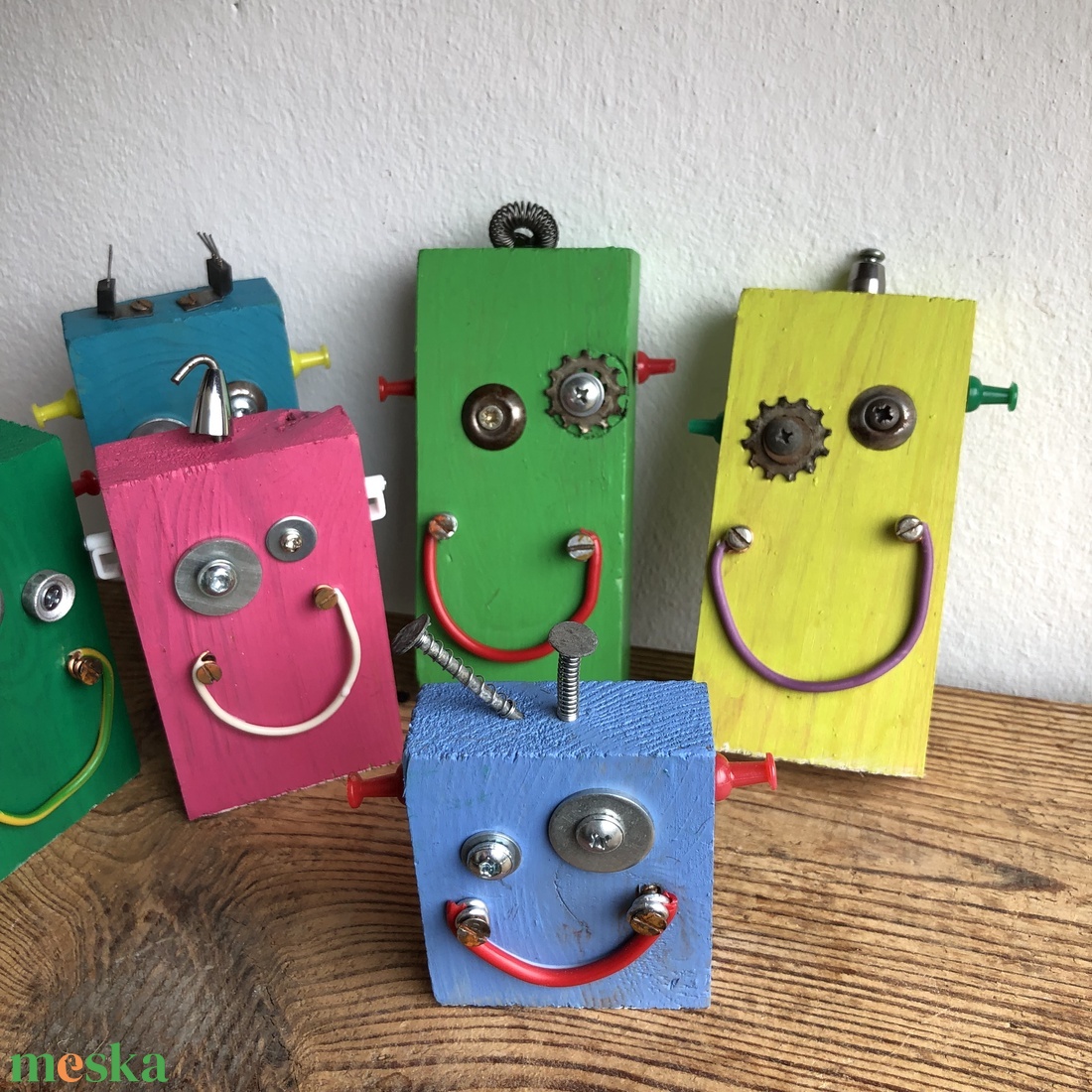 Robot dekoráció (upcycling) - otthon & életmód - dekoráció - asztal és polc dekoráció - asztaldísz - Meska.hu Robot dekoráció (upcycling) - otthon & életmód - dekoráció - asztal és polc dekoráció - asztaldísz - Meska.hu