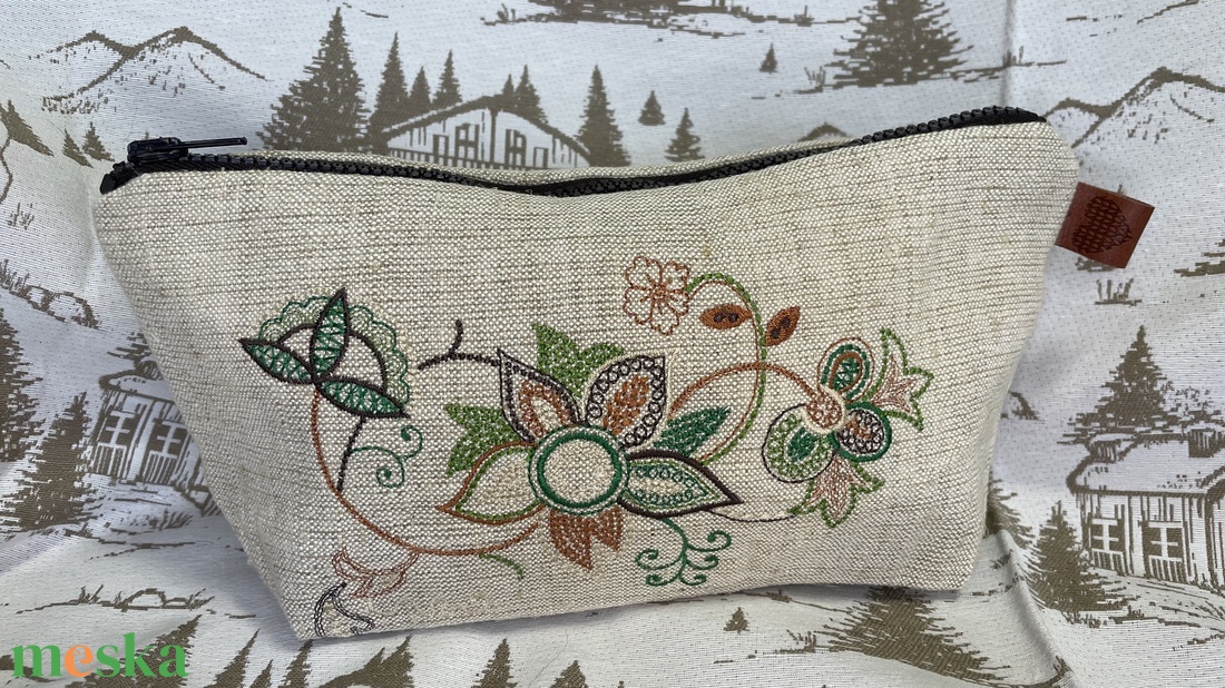 Vászonra kézzel és géppel hímzett neszeszerek - karácsony - karácsonyi ajándékozás - karácsonyi ajándékcsomagolás - Meska.hu