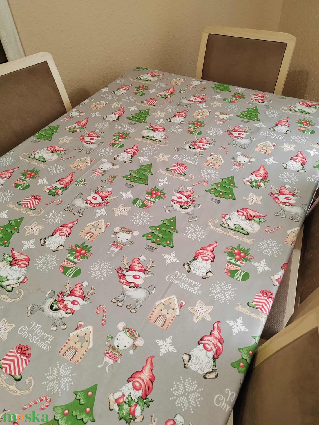 Asztalterítő - Rénszarvas, télapó - karácsony - karácsonyi lakásdekoráció - ünnepi asztaldekoráció - Meska.hu