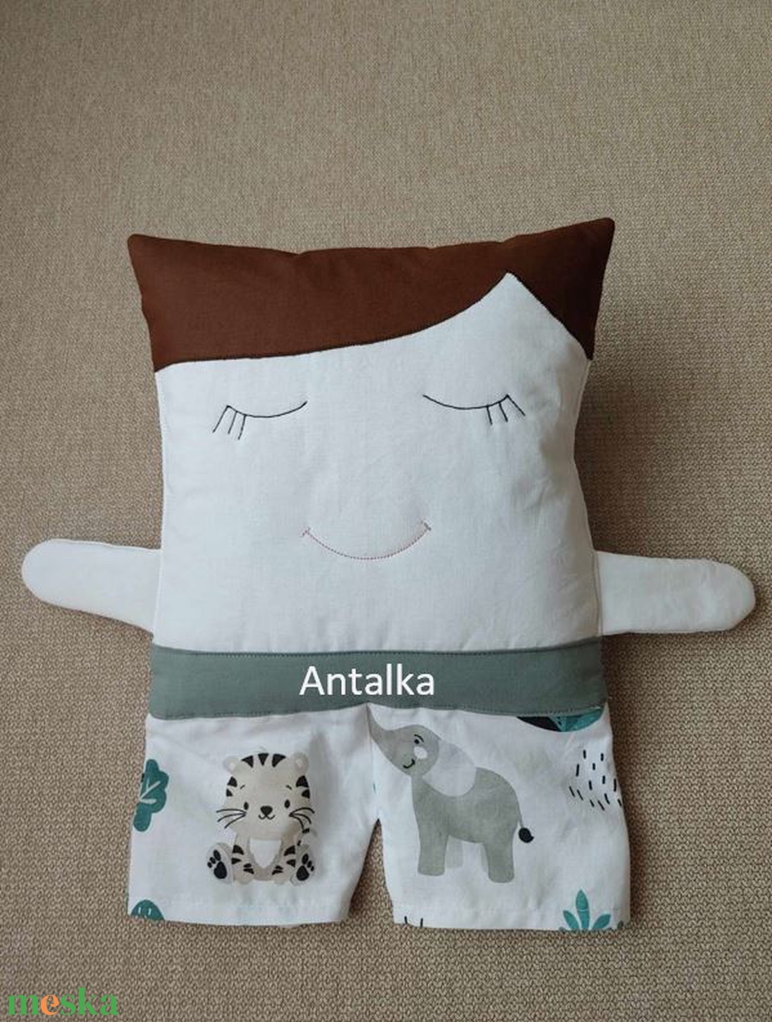 ,,ZOLICA Pajti párna - fiú állatkölykös nadrágban - otthon & életmód - babaszoba, gyerekszoba - gyerek díszpárna - Meska.hu