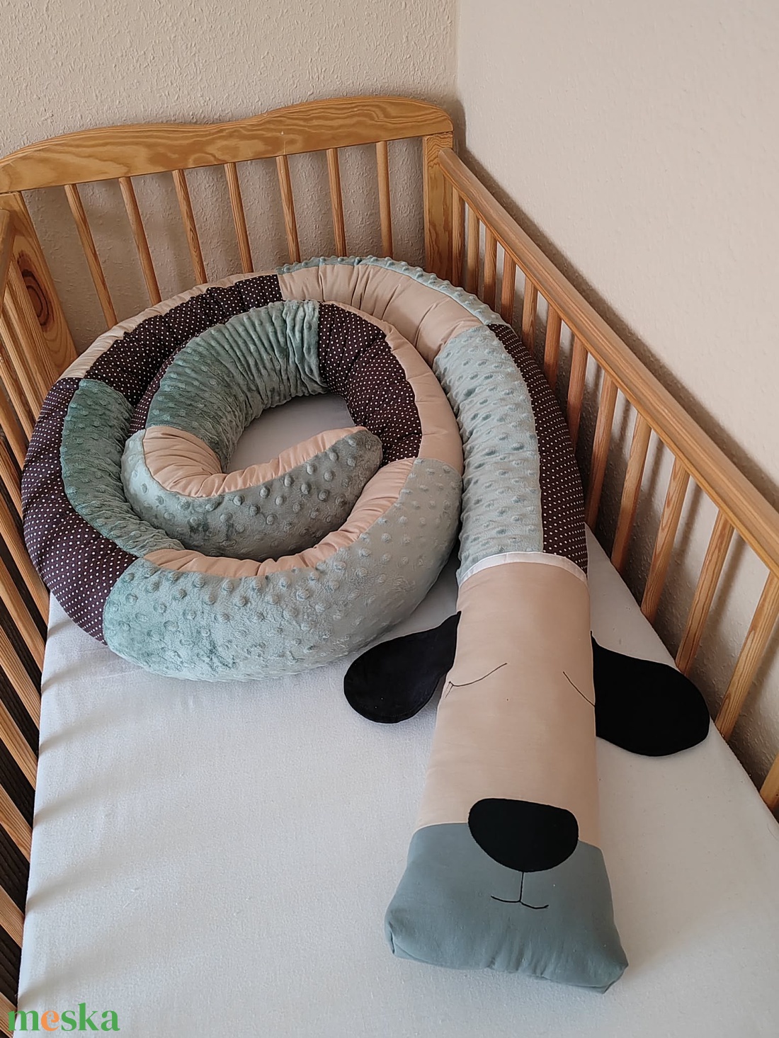 ,,ZOLICA Állatfejes hengerpárna/rácsvédő KUTYUS - bézs, barna, zsálya - otthon & életmód - babaszoba, gyerekszoba - rácsvédő & baldachin - Meska.hu