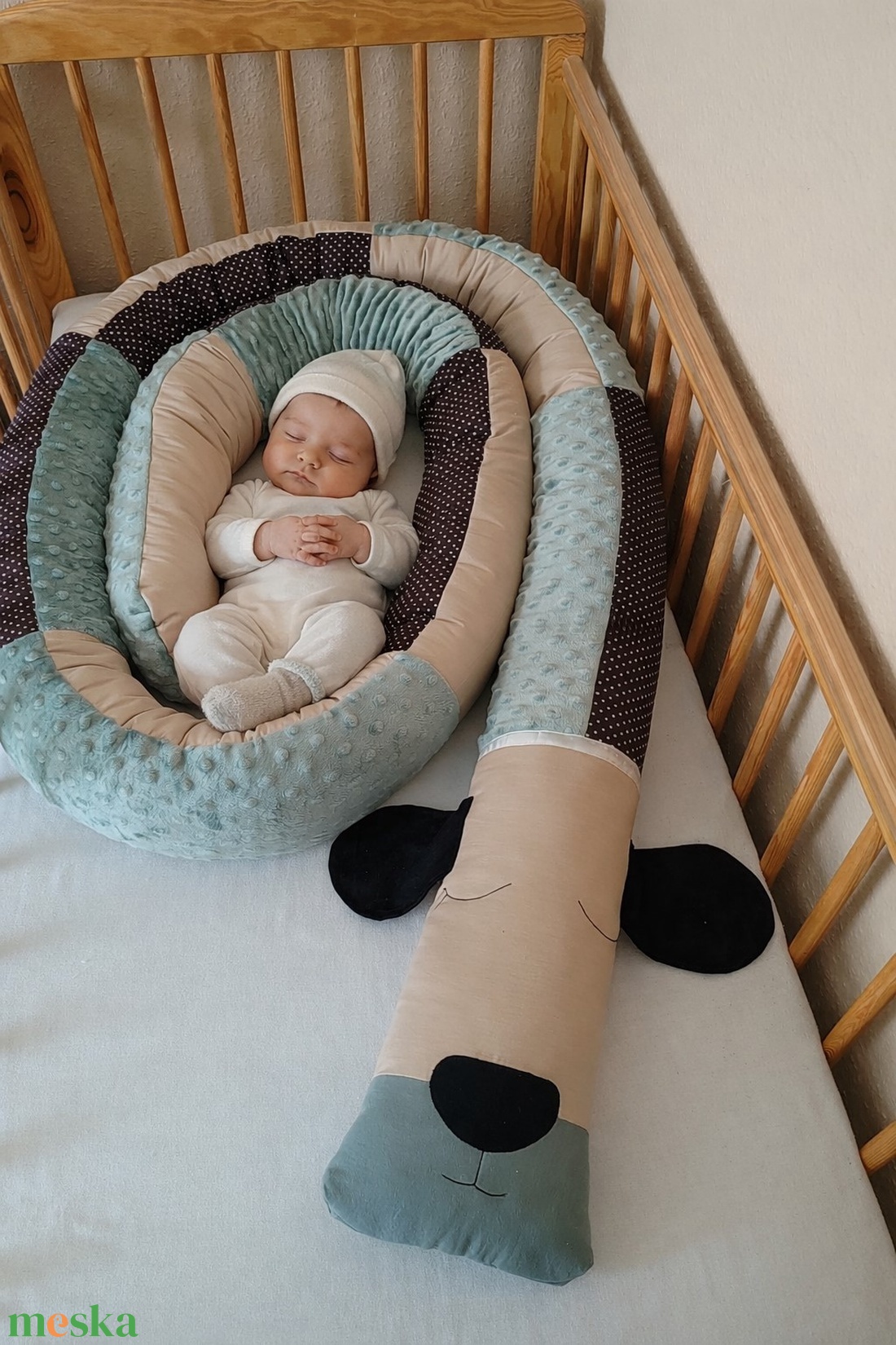 ,,ZOLICA Állatfejes hengerpárna/rácsvédő KUTYUS - bézs, barna, zsálya - otthon & életmód - babaszoba, gyerekszoba - rácsvédő & baldachin - Meska.hu