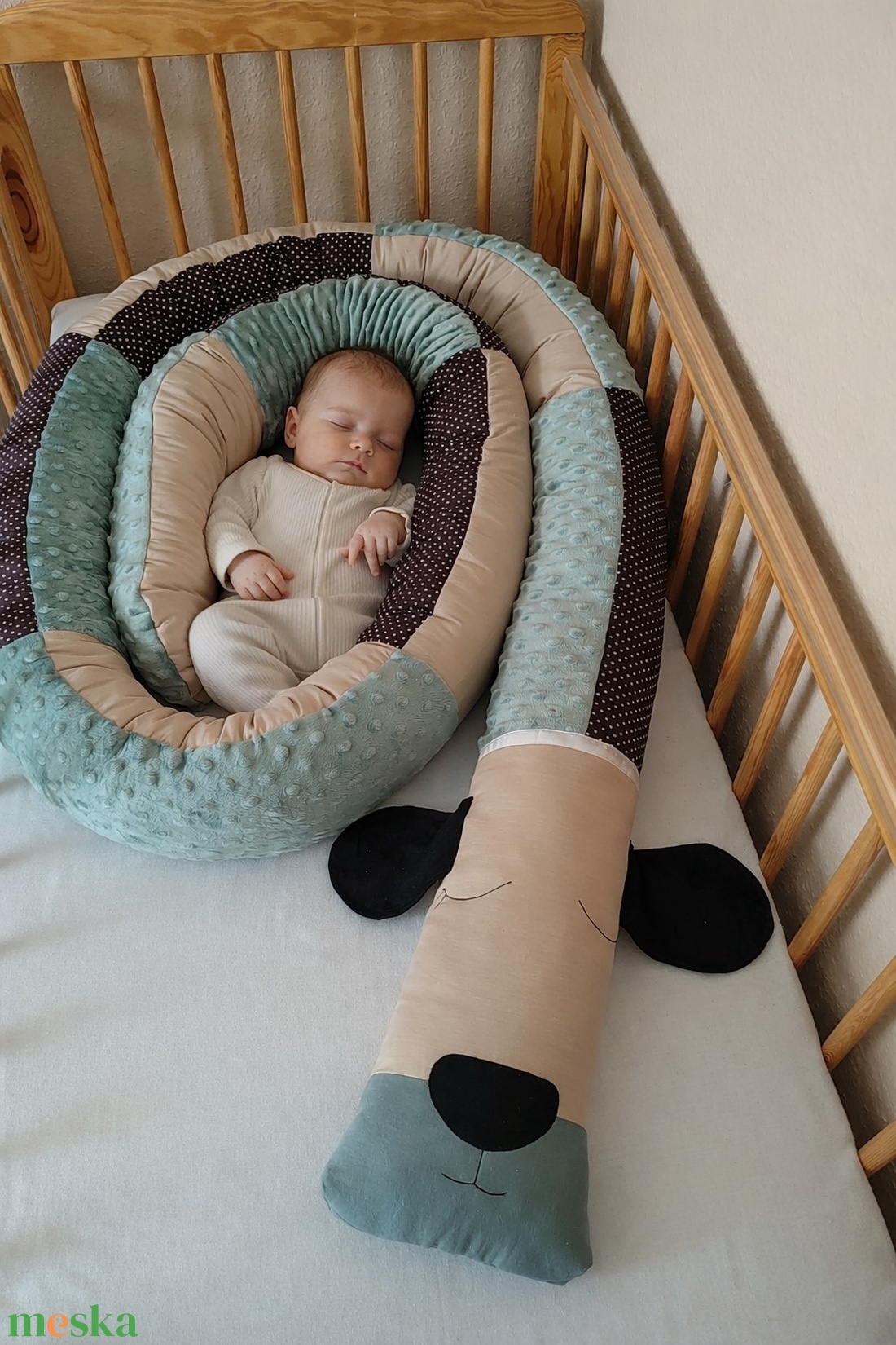 ,,ZOLICA Állatfejes hengerpárna/rácsvédő KUTYUS - bézs, barna, zsálya - otthon & életmód - babaszoba, gyerekszoba - rácsvédő & baldachin - Meska.hu