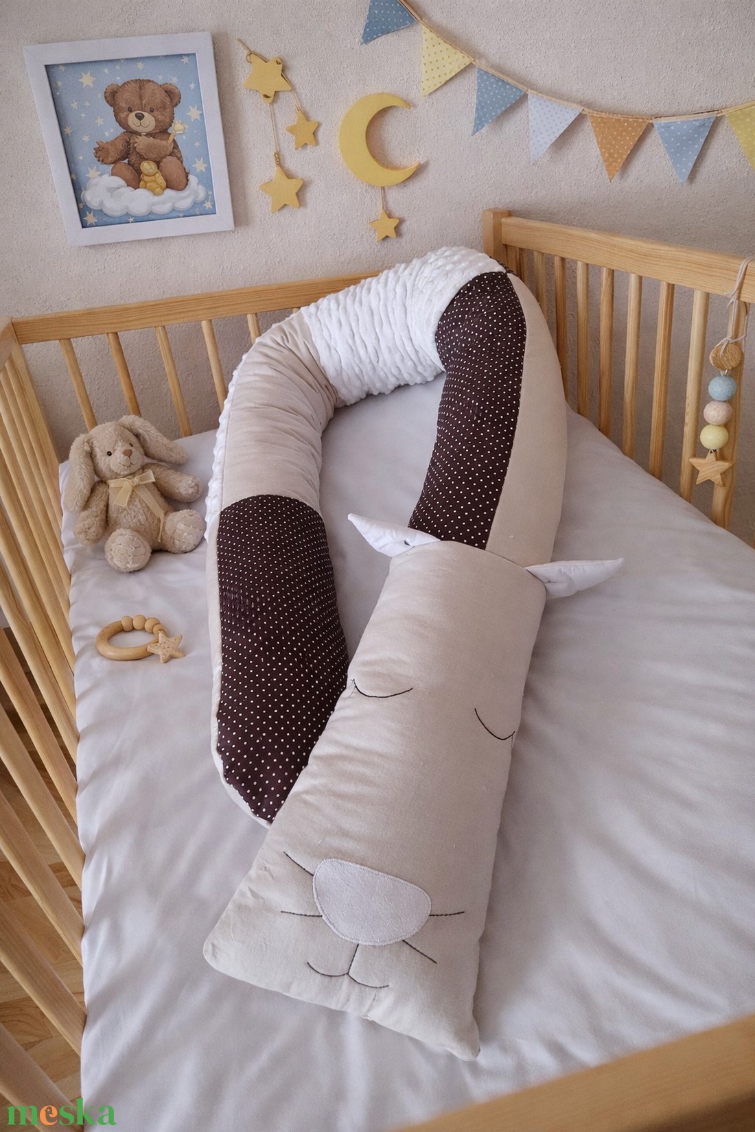 ,,ZOLICA Állatfejes hengerpárna/rácsvédő. CICA - bézs, barna, fehér - baba - mama - baba ágynemű - rácsvédő & baldachin - Meska.hu