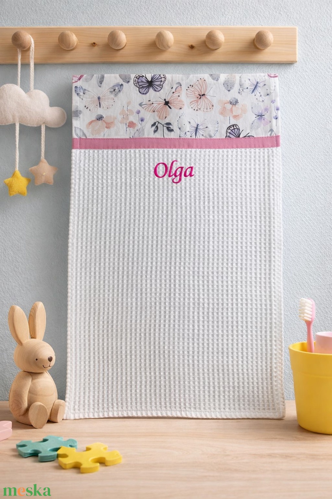 ,,ZOLICA Ovis kéztörlő PRÉMIUM - Pillangók tánca - játék & sport - ovis felszerelés - egyéb ovis kiegészítő - Meska.hu