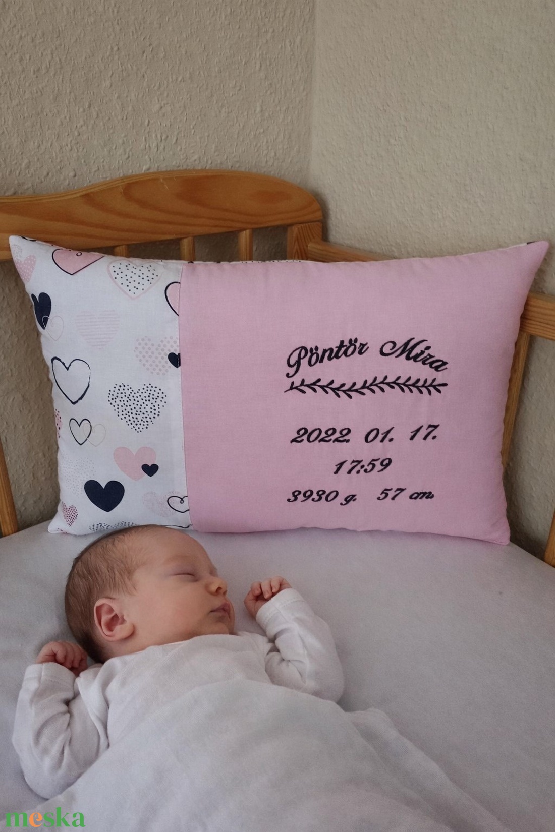 ,,ZOLICA Hímzett születési párna - szívecskés - otthon & életmód - lakástextil - párna & párnahuzat - díszpárna (belsővel együtt) - Meska.hu